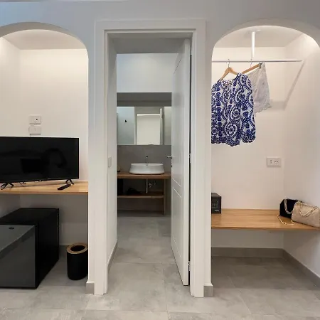 Amami Bed & Breakfast *